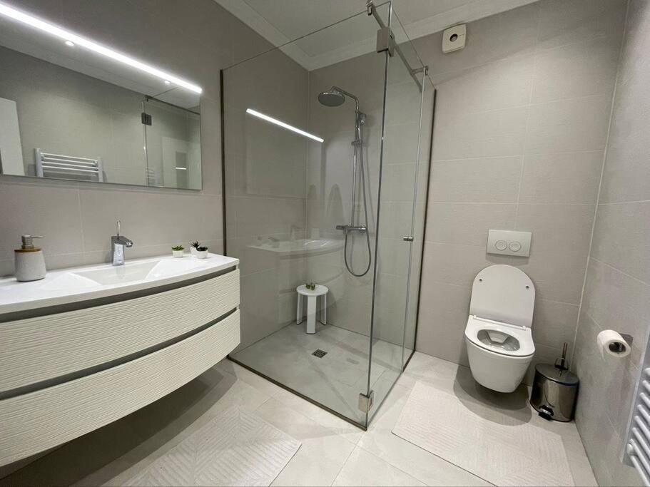 Modern 2Bdrm Apt Luxeview4- Seaview دوبروفينك المظهر الخارجي الصورة